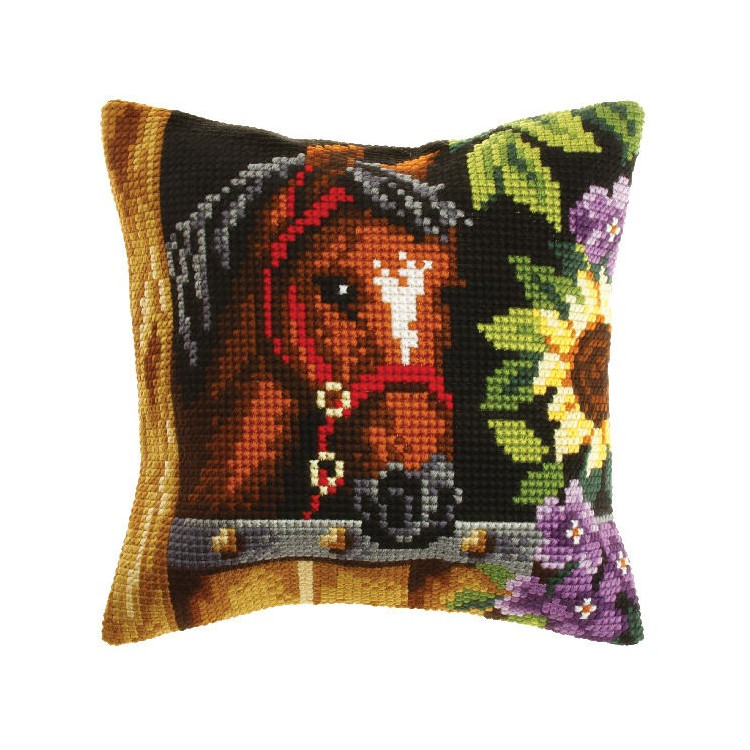 Cushion kit for embroidery SA9525