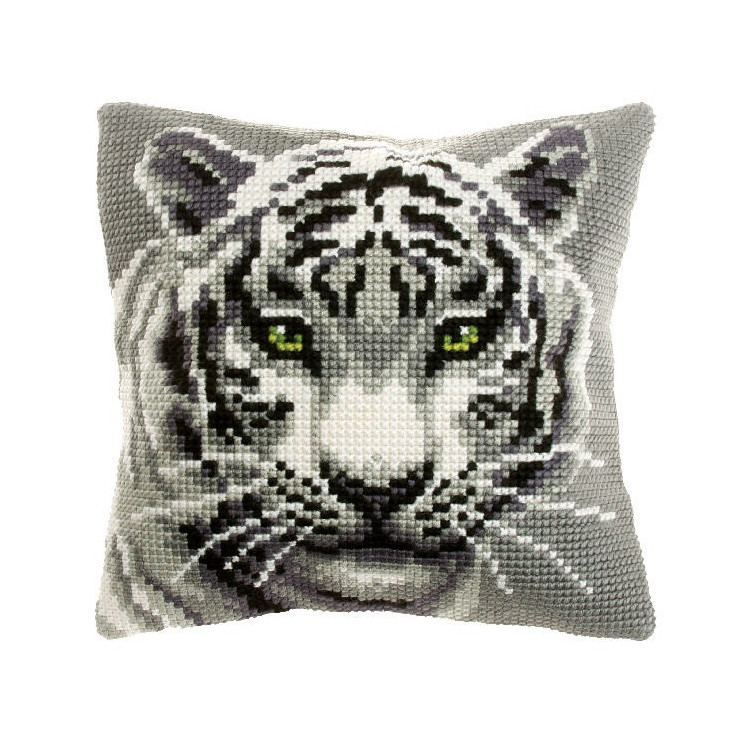 Cushion kit for embroidery SA9531