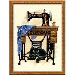 Cat with Sewing Machine 857
