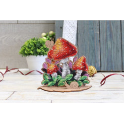 MP Studia beaded embroidery on wooden base