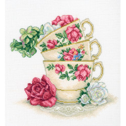Kreuzstichset „Tasse Tee mit Rosenblättern“ M622