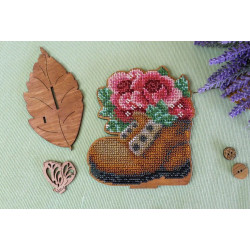 Вышивка бисером на деревянной основе "Садовая красавица" SO-097