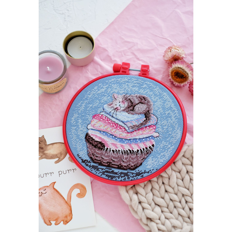 Cross-stitch kits with Hoop Included Kitty 15x15 cm AAHM-008