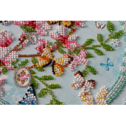 Набор для вышивания бисером среднего размера Ключи от весны (Цветы) Абрис Арт АМБ-020