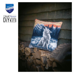 Cross stitch cushion kit Wolf in winter PN/0188518