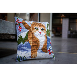 Cross stitch cushion kit Cat in the snow PN/0166625