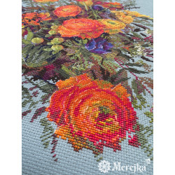Kryželiu siuvinėjimo rinkinys „Saulės nutvieksti žiedlapiai“ 39x31 cm SK270