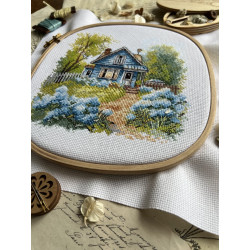 Kryželių siuvinėjimo rinkinys "Šeimos name" 17,5 x 17 cm SANN-37