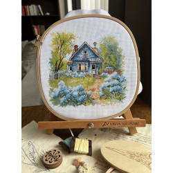 Kryželių siuvinėjimo rinkinys "Šeimos name" 17,5 x 17 cm SANN-37