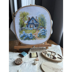 Kryželių siuvinėjimo rinkinys "Šeimos name" 17,5 x 17 cm SANN-37