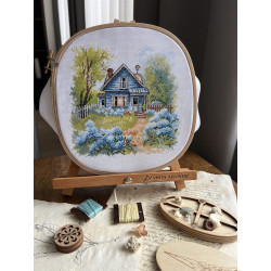 Kryželių siuvinėjimo rinkinys "Šeimos name" 17,5 x 17 cm SANN-37