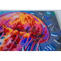 Vidutinio dydžio karoliukų siuvinėjimo rinkinys "Pavojingas grakštumas" 20x20 cm AAMB-128