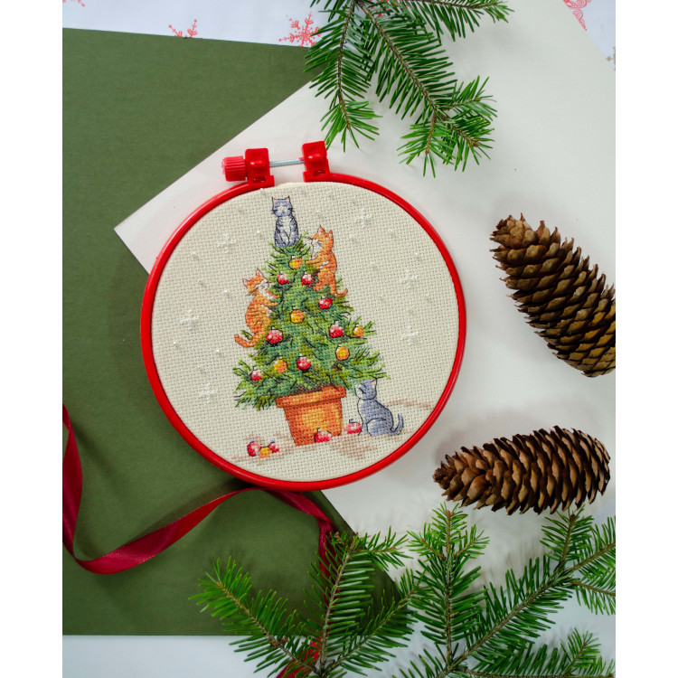 Cross-stitch kit with Hoop Included "The naughty cats" AAHM-090