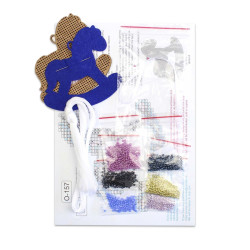 Вышивка крестом на деревянной основе "Little Dark Horse" 8x8 cm SO-157