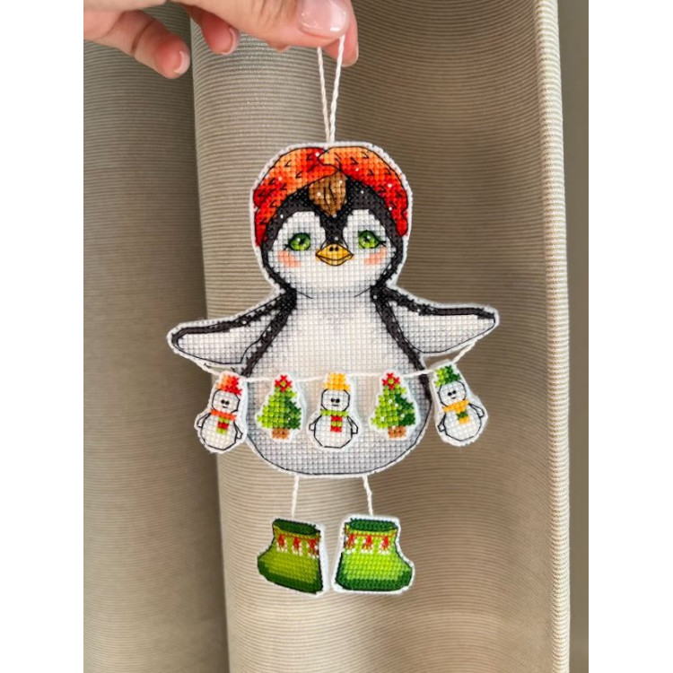 Набор для вышивания крестиком "Пингвин с гирляндой" 11 х 14,5 cm SANP-70