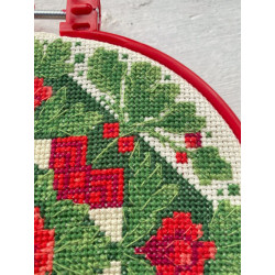 Cross stitch kit "Traditional motif" 15 х 15 cm AAHM-094