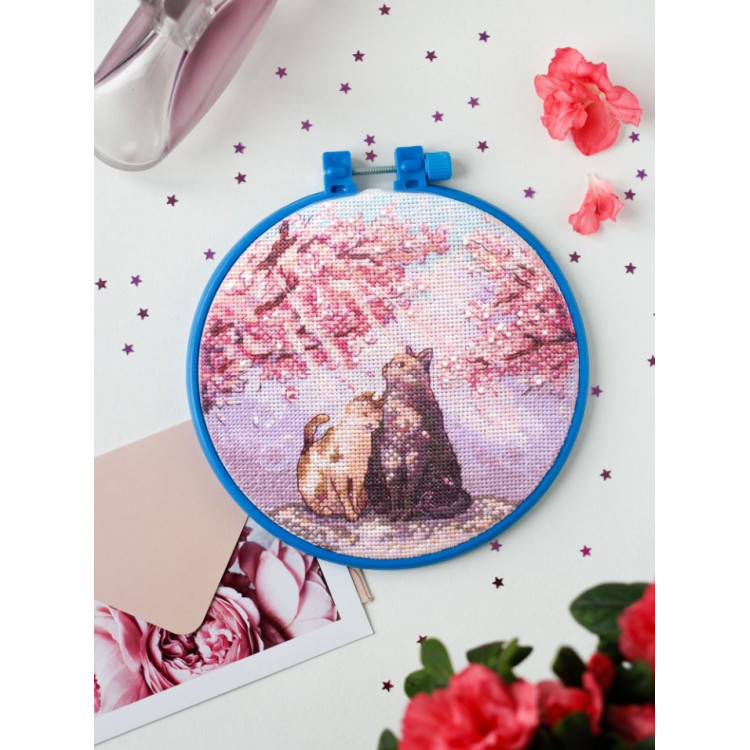 Cross stitch kit "Sunbeams" 15 х 15 cm AAHM-043