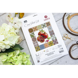 Kryželiu siuvinėjimo rinkinys "Granato mozaikos širdis" 25.5 x 25.5 cm SB7058