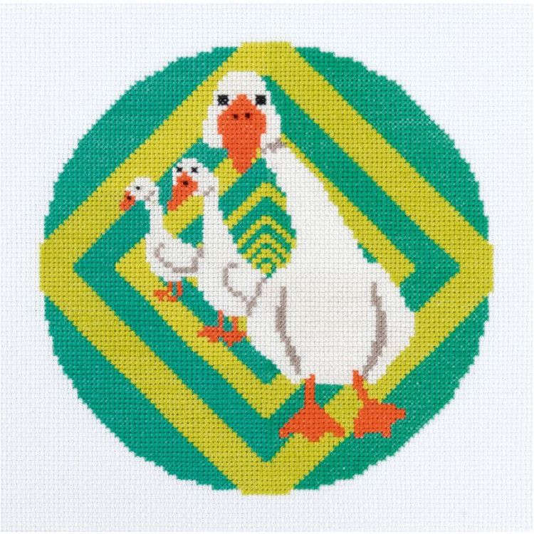 Cross stitch kit "Hypno Geese" 17 x 17 cm PNK-7554