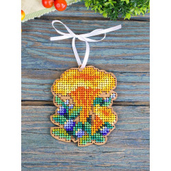 Cross-stich on wooden base "Christmas tree decoration. Chanterelle mush" 8*6 cm SO-148