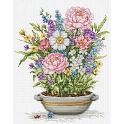 Cross Stitch Kit "A Dream Beneath The Petals" 25 x 30 cm SB7061