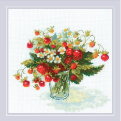 Cross stitch kit "Strawberry Delight" 25x25 cm SR2326