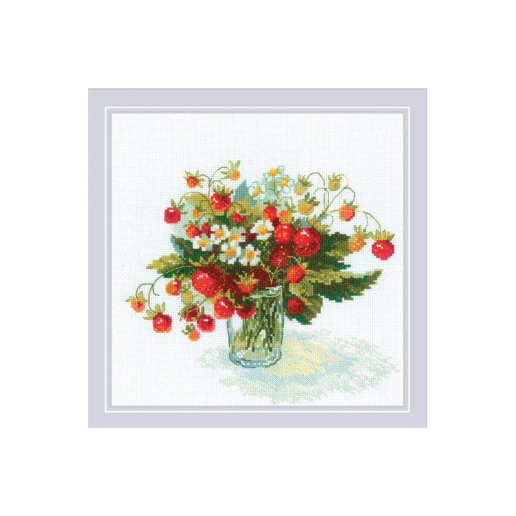 Cross stitch kit "Strawberry Delight" 25x25 cm SR2326