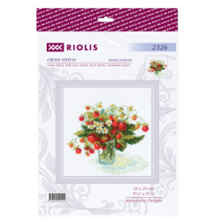 Cross stitch kit "Strawberry Delight" 25x25 cm SR2326