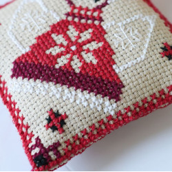 Cross-stitch kits three-dimensional decoration "Festive little angel" AAHT-007