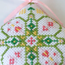 Cross-stitch kits three-dimensional decoration "Morning Star" AAHT-006