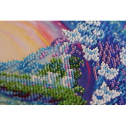 Rinkinys siuvinėjimui karoliukais ant meno drobės "Kristalinė purškimo musė" 30 x 30 cm AAB-658