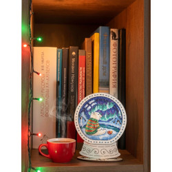 Cross-stich on wooden base "Snow globe. Polar bear" 14*11*5 cm SO-171