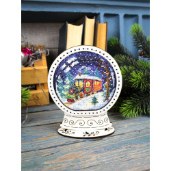 Cross-stich on wooden base "Snow globe. Winter train" 14*11*5 cm SO-156