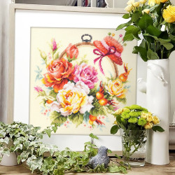 Cross stitch kit  Roses for Needlewoman 25 x 25 cm 100-122