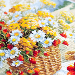 Cross stitch kit  Honey Flavor 32 x 40 cm 100-181