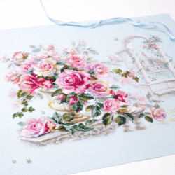 Cross stitch kit  Roses for the Duchess 40 x 30 cm 110-011
