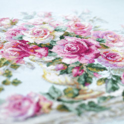 Cross stitch kit  Roses for the Duchess 40 x 30 cm 110-011