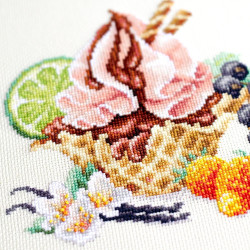 Cross stitch kit  Vanilla Ice Cream 17 x 17 cm 120-071