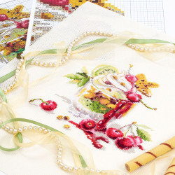 Cross stitch kit  Cherry Dessert 17 x 17 cm 120-081