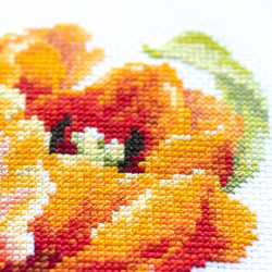 Cross stitch kit  Red Tulip 11 x 11 cm 150-010