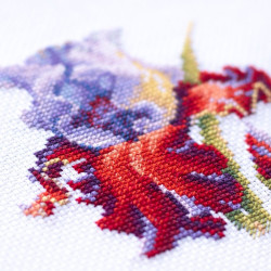 Cross stitch kit  Iris 11 x 11 cm 150-011