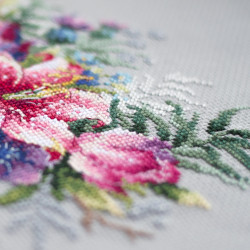 Cross stitch kit  Tulips and Lily 18 x 26 cm 210-302