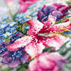 Cross stitch kit  Tulips and Lily 18 x 26 cm 210-302