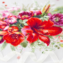 Cross stitch kit  Amaryllis Bouquet 36 x 27 cm 210-314