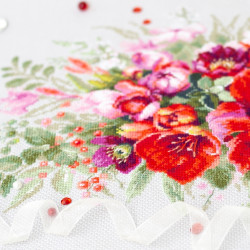 Cross stitch kit  Amaryllis Bouquet 36 x 27 cm 210-314