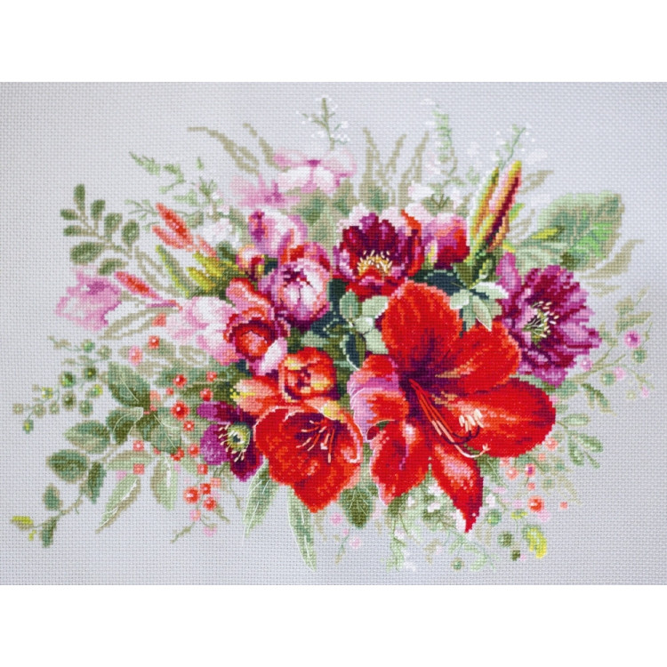 Cross stitch kit  Amaryllis Bouquet 36 x 27 cm 210-314