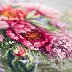 Cross stitch kit  Peonies and Hydrangeas 40 x 30 cm 510-224