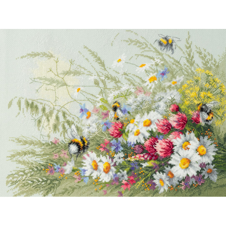 Cross stitch kit  Daisies and Clover 40 x 30 cm 510-225
