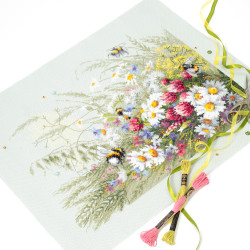 Cross stitch kit  Daisies and Clover 40 x 30 cm 510-225