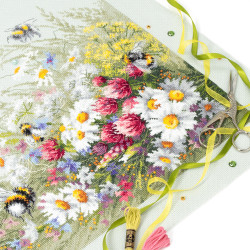 Cross stitch kit  Daisies and Clover 40 x 30 cm 510-225